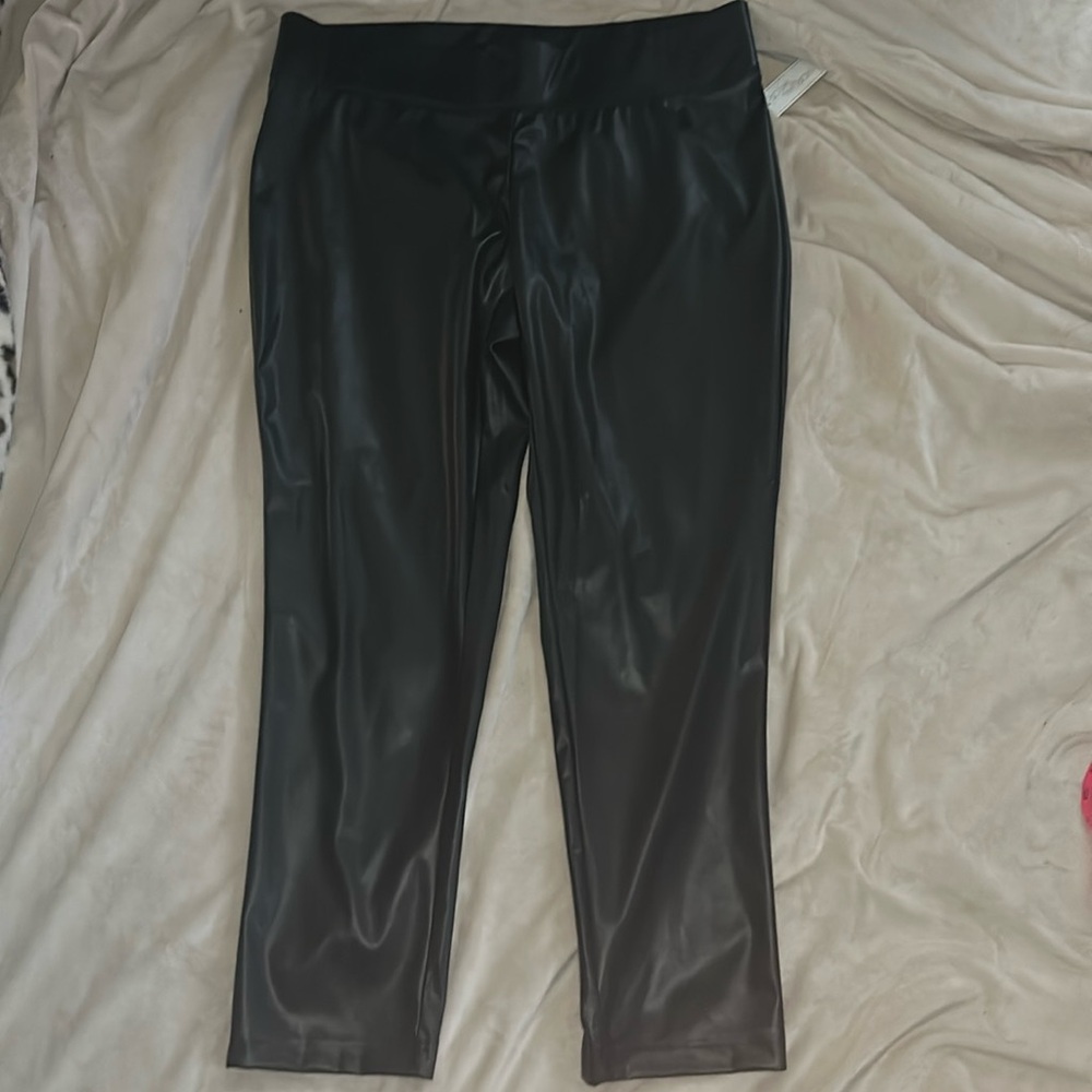 Black Faux Leather Morgan Taylor Size 3X Leggings- NWT
